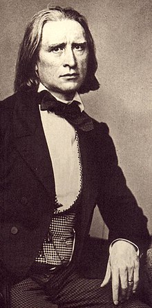 220px Liszt 1858 - آموزش قطعه Liszt - La Campanella